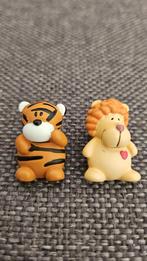NICI tijger+leeuw beeldje pin, Verzamelen, Speldjes, Pins en Buttons, Ophalen of Verzenden, Zo goed als nieuw