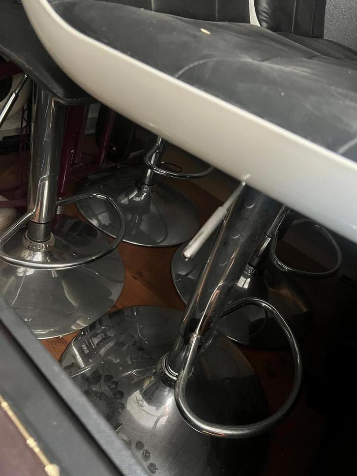 Set van bar krukken, Huis en Inrichting, Barkrukken, Gebruikt, 60 tot 90 cm, Metaal, 4 krukken, In hoogte verstelbaar, Ophalen of Verzenden