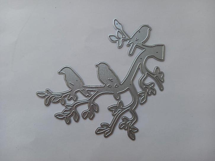 Stans / snijmal : tak met 3 vogels, Hobby en Vrije tijd, Kaarten | Zelf maken, Zo goed als nieuw, Pons of Mal, Natuur, Verzenden