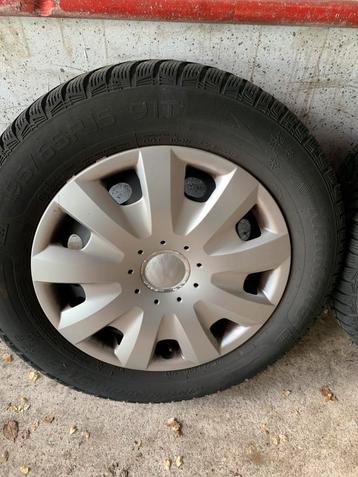 Winterbanden met stalen velgen Skoda beschikbaar voor biedingen