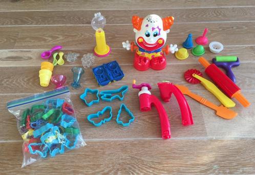 Play Doh speelset creations clown en ijsmachine, Kinderen en Baby's, Speelgoed | Educatief en Creatief, Zo goed als nieuw, Knutselen