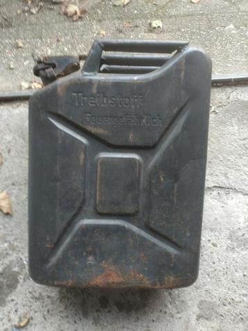 Jerrycan te koop  beschikbaar voor biedingen