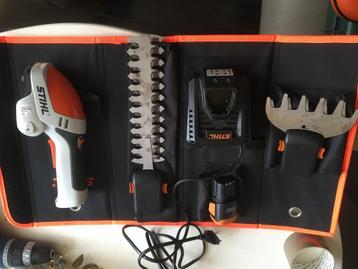 STIHL HSA 25 accu gras en buxusschaar set compleet met tas  beschikbaar voor biedingen