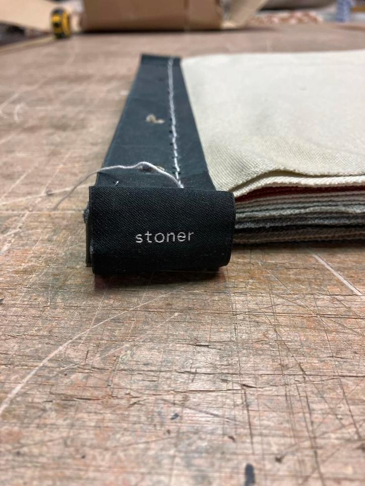 De Ploeg stoffen Stoner Staaltjes, Hobby en Vrije tijd, Stoffen en Lappen, Gebruikt, Overige materialen, Minder dan 30 cm, 30 tot 200 cm