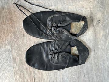 Zwarte leren ritmische schoentjes mt 37.5- 38 beschikbaar voor biedingen