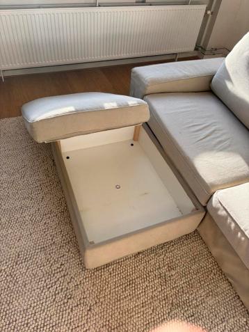 Beige Ikea Kivik bank met poef - afbeelding 4