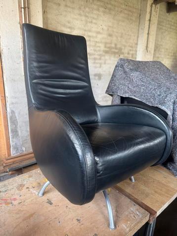 te koop Stijlvolle fauteuil uit zwart leer - Montèl   beschikbaar voor biedingen