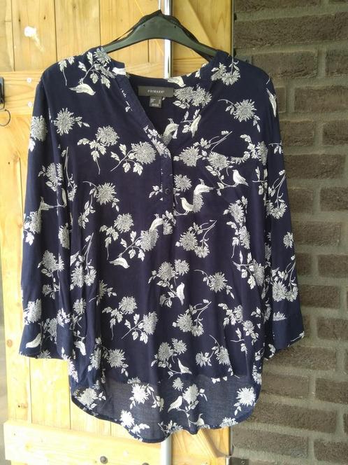 Mooie donkerblauwe blouse met witte print, maat 36, Kleding | Dames, Blouses en Tunieken, Zo goed als nieuw, Maat 36 (S), Blauw