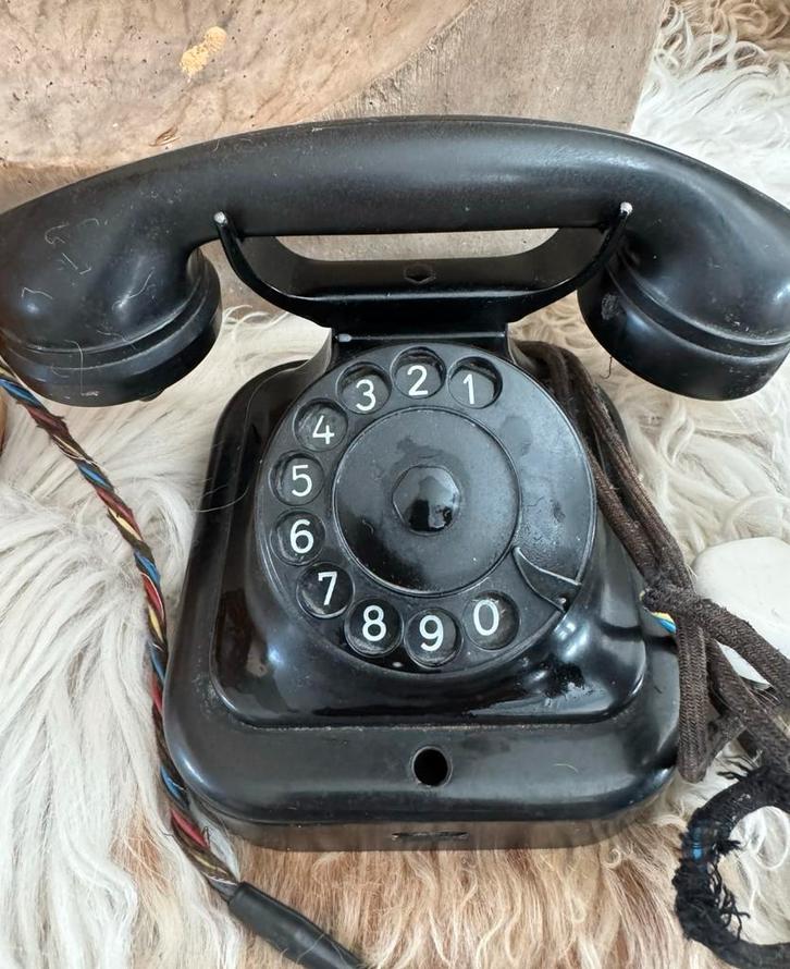 Oude vintage draaischijf telefoon bakeliet PTT, Antiek en Kunst, Curiosa en Brocante, Ophalen