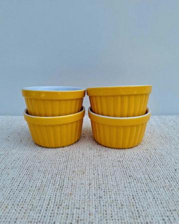
Gele ramekins/bakjes  beschikbaar voor biedingen