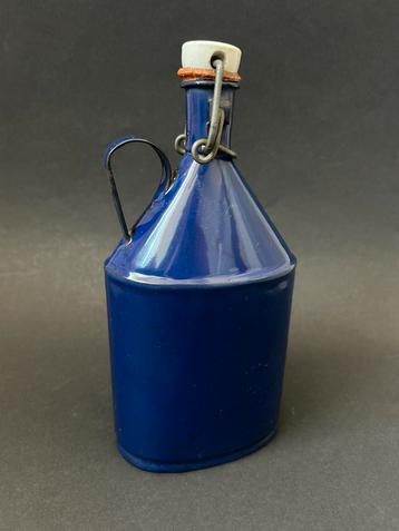 Blauw Emaille Veldfles beschikbaar voor biedingen