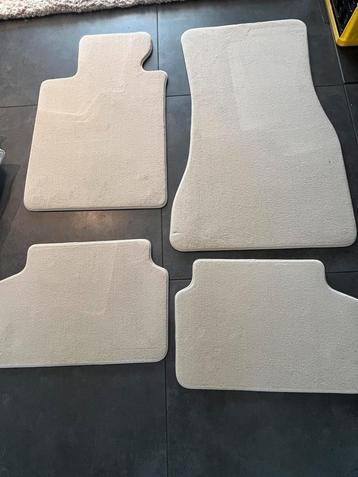 Velours matten set BMW 5 serie G30 G31 beige beschikbaar voor biedingen
