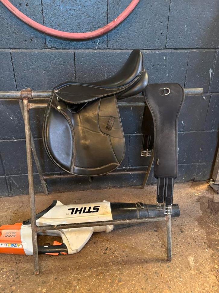 Norton club spring zadel 15 3/4, Dieren en Toebehoren, Paarden en Pony's | Hoofdstellen en Tuigage, Gebruikt, Springen, Ophalen