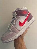 Nike Air Jordan 1 Mid Valentines Day 37.5 & 40.5, Nike, Ophalen of Verzenden, Roze, Sneakers of Gympen