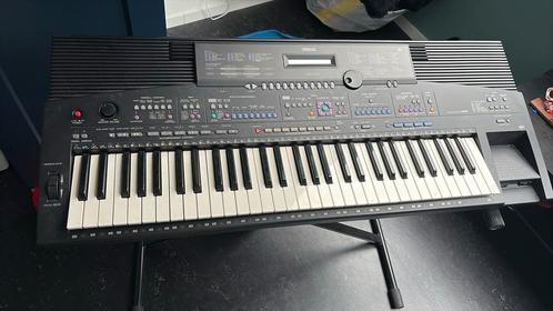 Yamaha keyboard PSR -1700, Muziek en Instrumenten, Keyboards, Gebruikt, 61 toetsen, Yamaha, Met standaard, Ophalen