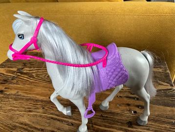 Barbie paard met zilveren manen, roze teugels en paars zadel beschikbaar voor biedingen