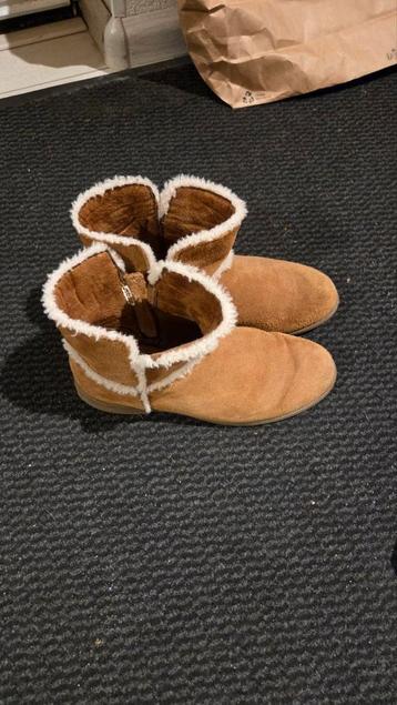  UGG Coletta maat 35 in goede staat beschikbaar voor biedingen