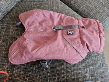 Hurtta warme hondenjas 25cm. beschikbaar voor biedingen