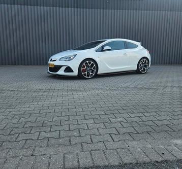 Opel Astra 2.0 Turbo 206KW GTC OPC 2013 Wit beschikbaar voor biedingen