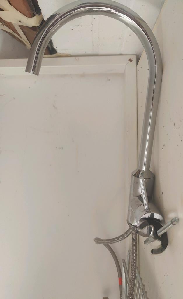 Stijlvolle keukenkraan - Inclusief aansluitmateriaal, Ophalen of Verzenden, Zo goed als nieuw, Chroom, Kraan