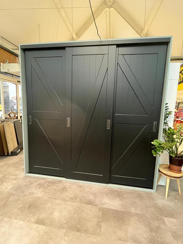 Showroommodel Rafitto Kast - Zwart/Kaki - 250x250x74cm, Huis en Inrichting, Kasten | Kledingkasten, Zo goed als nieuw, 200 cm of meer