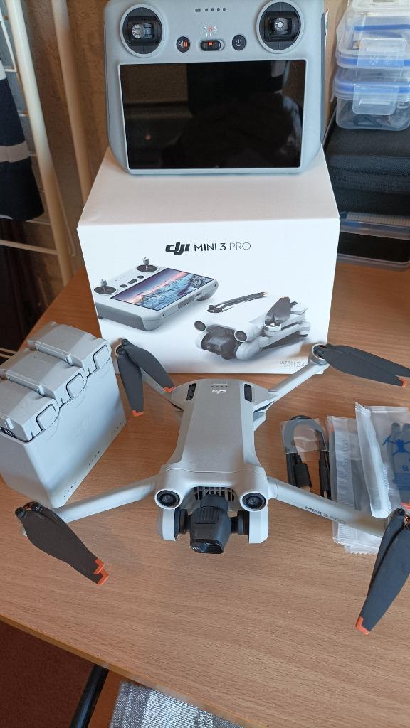 DJI Mini 3 Pro Fly More, Smart Controller, Nieuwstaat, 450€, Audio, Tv en Foto, Drones, Zo goed als nieuw, Drone met camera, Ophalen of Verzenden