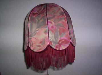 VINTAGE LAMPENKAPJE rood/roze gebloemd, doorsnee 20cm beschikbaar voor biedingen