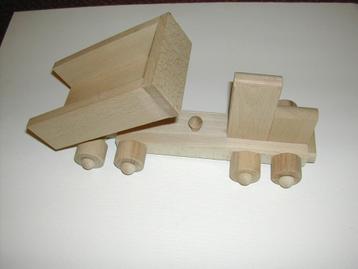 Blank houten speelgoed vrachtwagen(s) beschikbaar voor biedingen