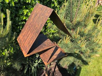 Vogel voederhuis CorTen staal modern design beschikbaar voor biedingen