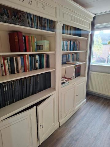 Grote Boekenkast - Wit - Landelijke Stijl beschikbaar voor biedingen