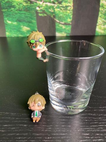 Free! Makoto hangers (Niet gratis en zonder glas)  beschikbaar voor biedingen