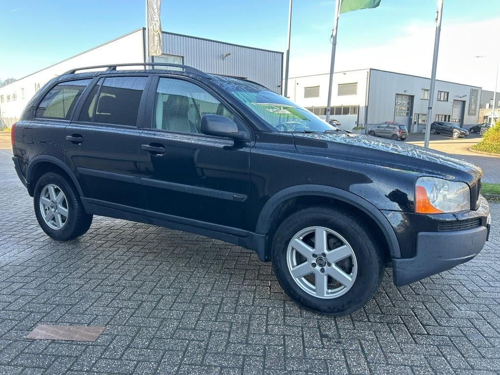 Volvo XC90 2.5 T Geartronic 2004 Zwart, Auto's, Volvo, Zwart, Stoelverwarming, Leder, Vierwielaandrijving
