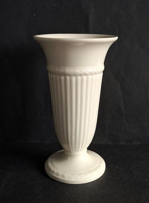 Wedgwood Barlaston of Etruria roomkleurig vaasje. Model Edme, Huis en Inrichting, Woonaccessoires | Vazen, Zo goed als nieuw, Overige kleuren