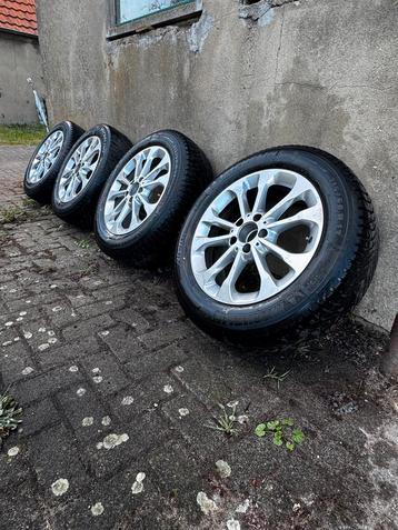 Originele Mercedes GLA 200 velgen 17 inch winterbanden beschikbaar voor biedingen