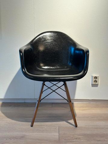 Herman Miller DAW  beschikbaar voor biedingen