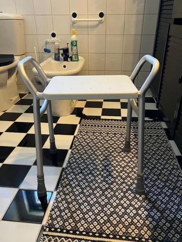 Douchekruk met handvatten  beschikbaar voor biedingen