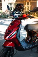 Candy Red Piaggio zip iget 4t 2022 custom carbon, Ophalen, Maximaal 45 km/u, Zip, Zo goed als nieuw