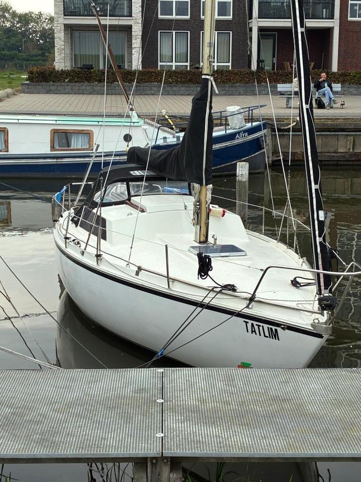 Zeilboot, Watersport en Boten, Kajuitzeilboten en Zeiljachten, Gebruikt, Tourjacht of Cruiser, Polyester, 6 tot 9 meter, Benzine