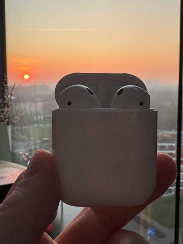 AirPods 1 Used Oordopjes beschikbaar voor biedingen