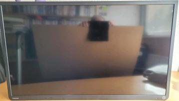 Toshiba LCD-kleurentelevisie.
Modelnummer: 32W2333D beschikbaar voor biedingen