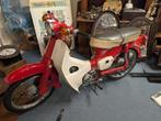 Honda C50 Oldtimer 1972

Rood en wit, Maximaal 45 km/u, 49 cc, 3 versnellingen, Ophalen