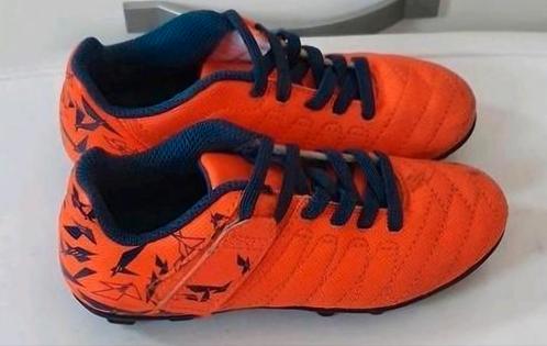 Kicksen/ voetbalschoenen 4-5jaar + gratis scheenbeschermers, Sport en Fitness, Voetbal, Zo goed als nieuw, Schoenen, Maat XS of kleiner