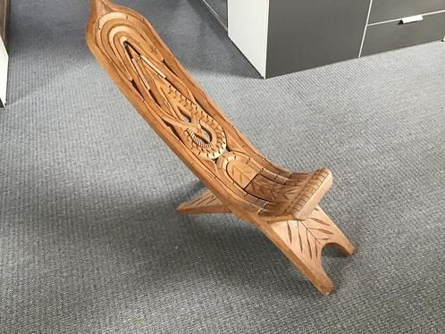Marron houtsnijwerk klapstoel Suriname, Antiek en Kunst, Kunst | Beelden en Houtsnijwerken, Ophalen of Verzenden