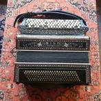 Sila accordeon, Muziek en Instrumenten, Accordeons, Gebruikt, Overige formaten, Knopaccordeon, Met riemen