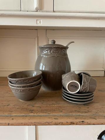 Countryfield servies beschikbaar voor biedingen