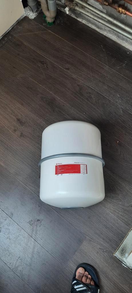 Flamco Flexcon Premium 18L Expansievat - Zo goed als nieuw, Doe-het-zelf en Verbouw, Verwarming en Radiatoren, Zo goed als nieuw