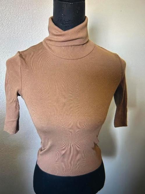 Bruin rib shirtje met col mt S z.g.a.n., Kleding | Dames, T-shirts, Zo goed als nieuw, Maat 36 (S), Bruin, Korte mouw, Ophalen of Verzenden