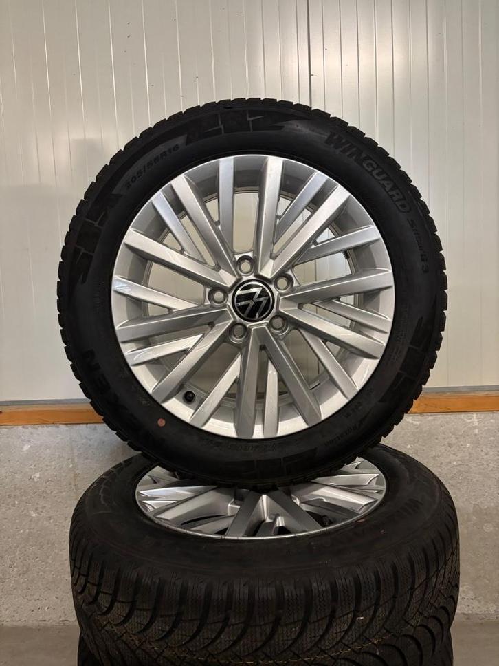 16 inch nieuwe winterset Volkswagen Golf / Caddy, Auto-onderdelen, Banden en Velgen, Banden en Velgen, Winterbanden, 16 inch, 205 mm
