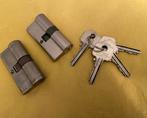 Cilindersloten ( 2 gelijksluitende ) met 4 sleutels, Rvs, Gebruikt, Ophalen of Verzenden, Slot