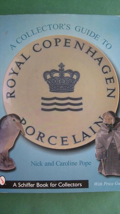 A Collector’s Guide to Royal Copenhagen Porcelain, Antiek en Kunst, Antiek | Servies compleet, Ophalen of Verzenden